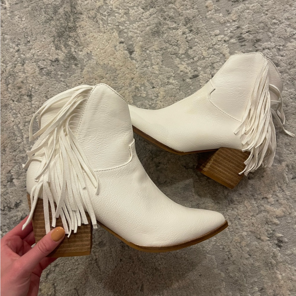 Women’s Fringe White Booties
